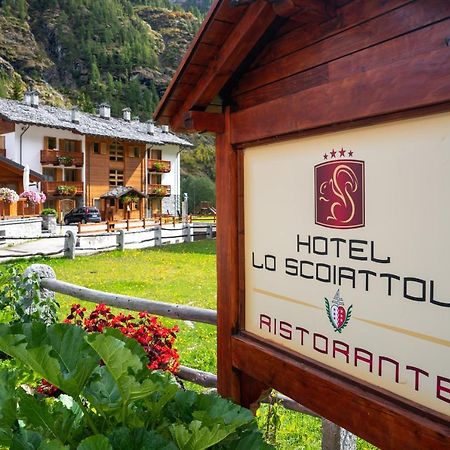 Hotel Lo Scoiattolo Gressoney-la-Trinité Exteriör bild